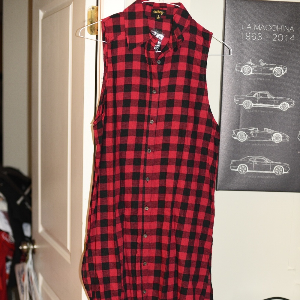 Long flannel shirt with cut-off sleeves